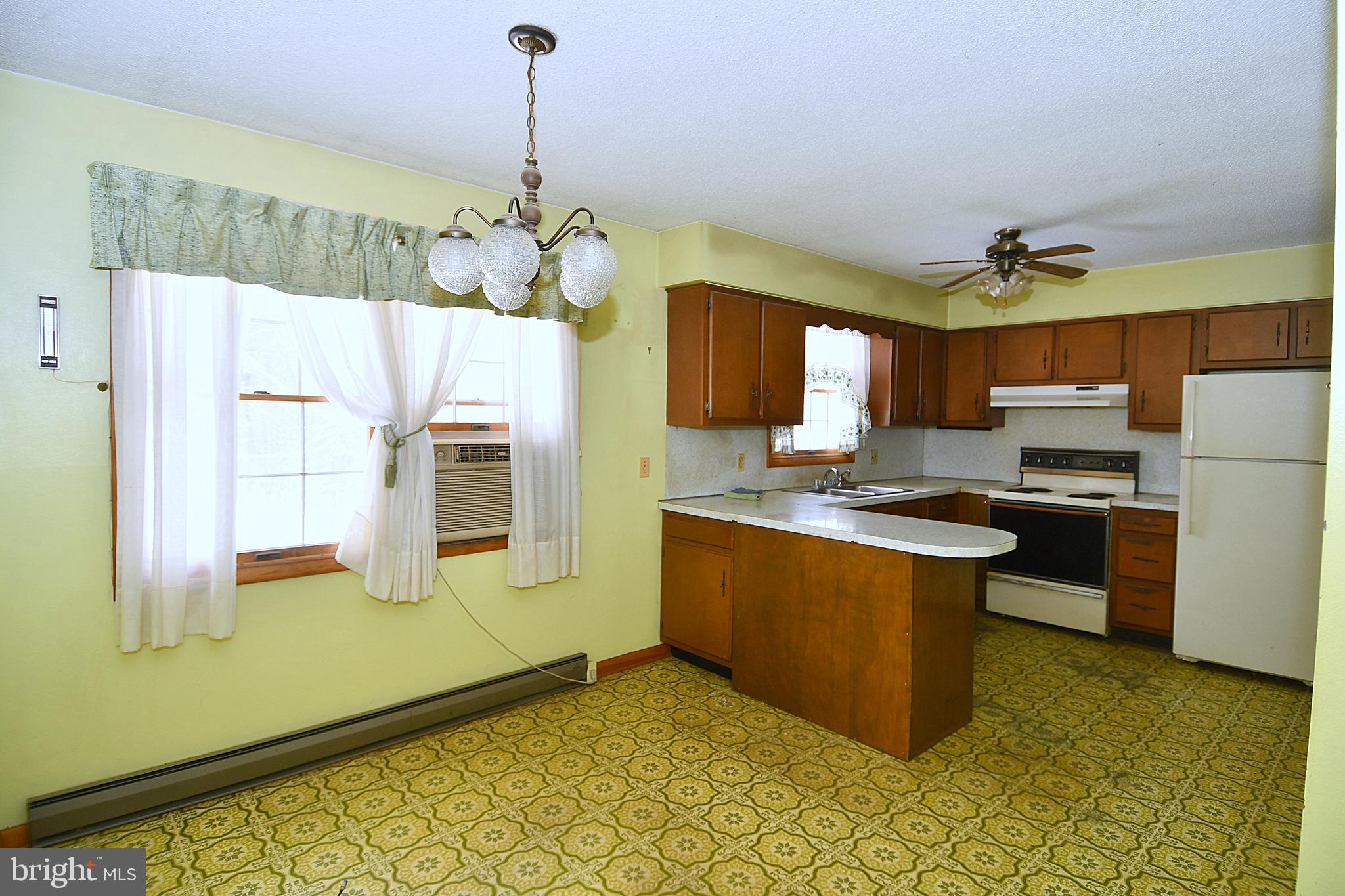 4645 Cold Run Valley Road Berkeley Springs, WV 25411 - Photo 11 of 30 Gallery Image 11