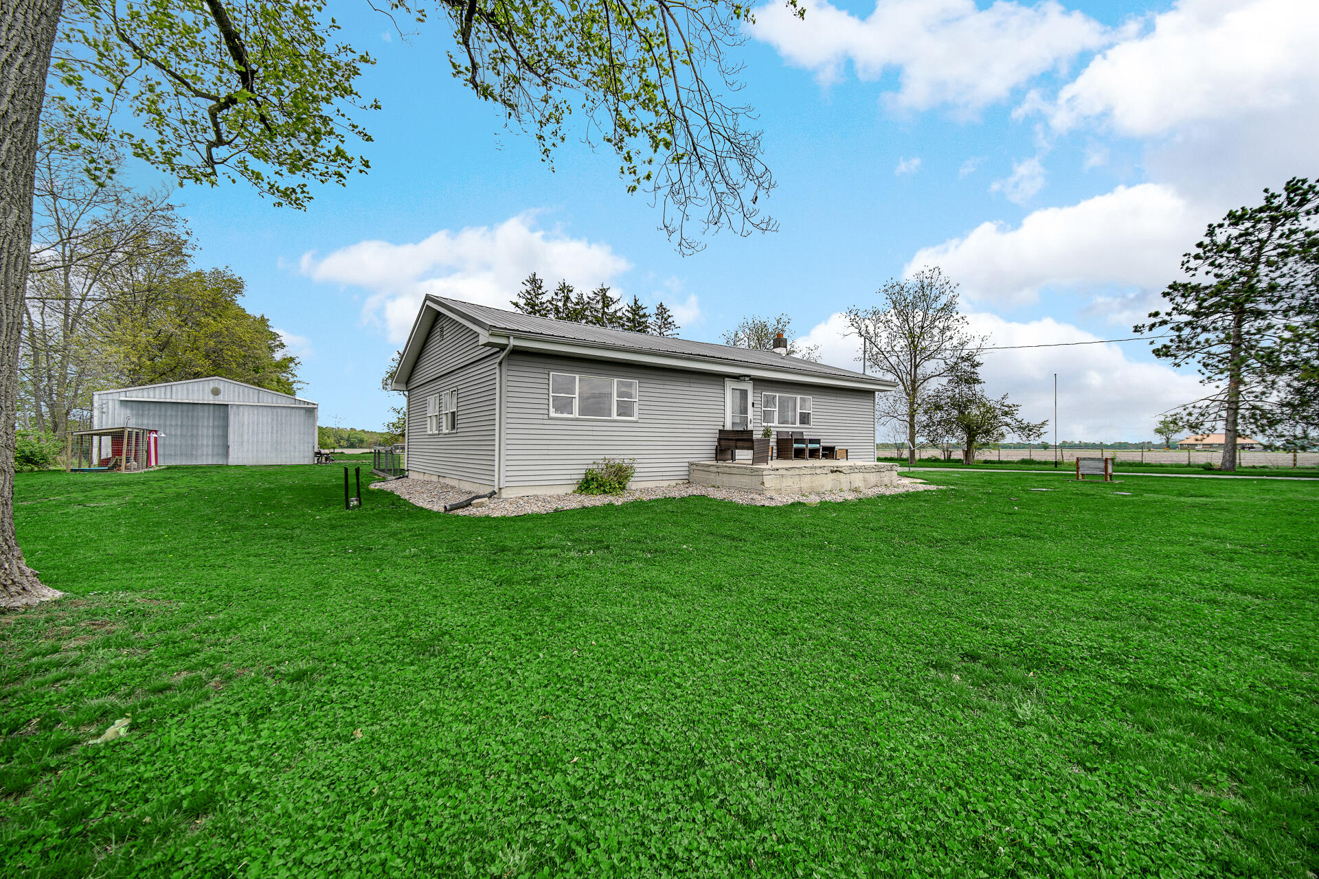 2232 West 1650 South Hanna, IN 46340 - Photo 33 of 38 1920x1280