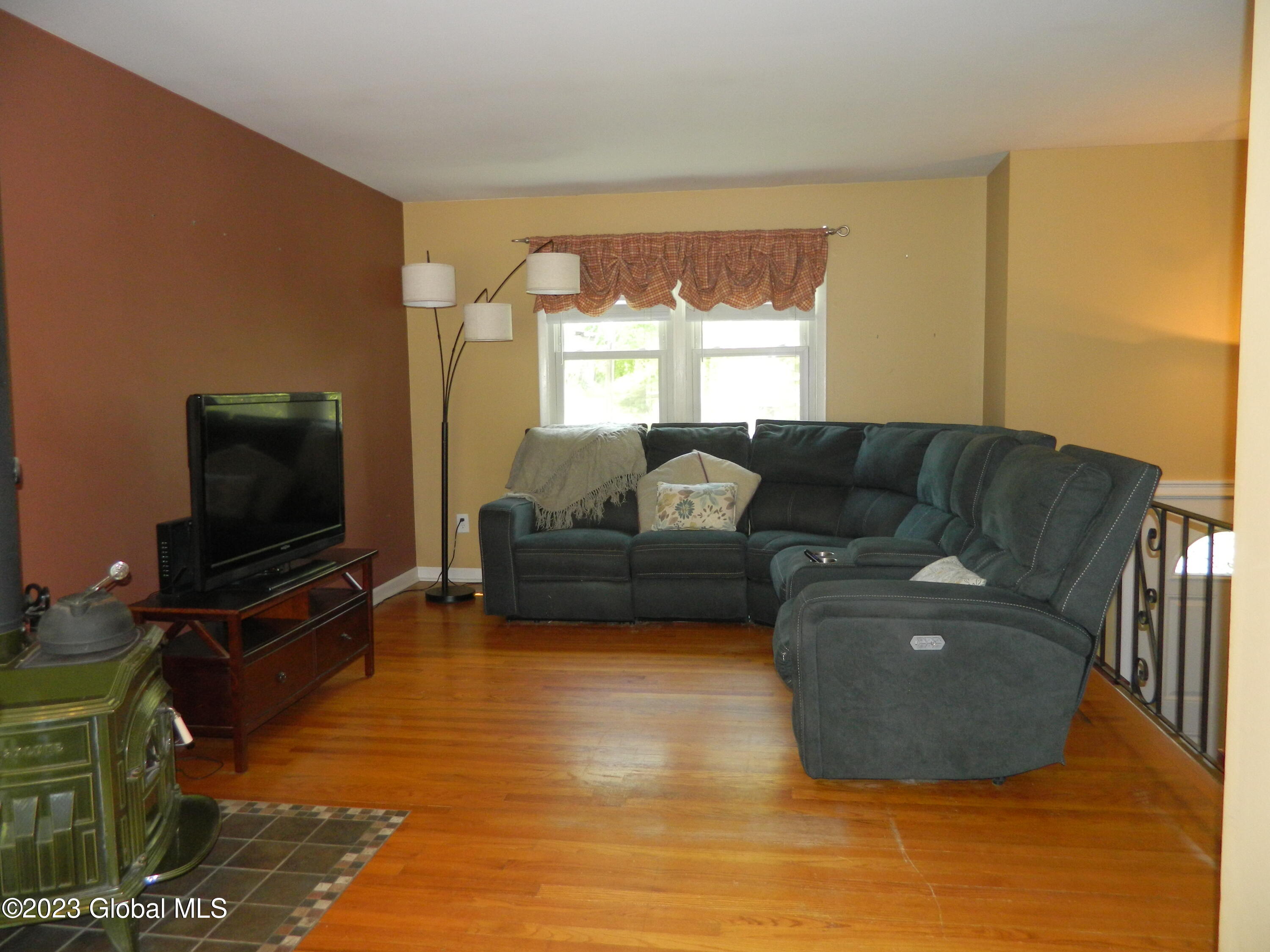 7 Alpine Street Rensselaer, NY 12144 - Photo 5 of 26 Living Room