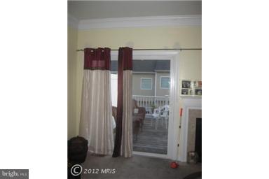 3311 Castle Ridge Circle, Unit 31 Silver Spring, MD 20904 - Photo 4 of 10 Living Room