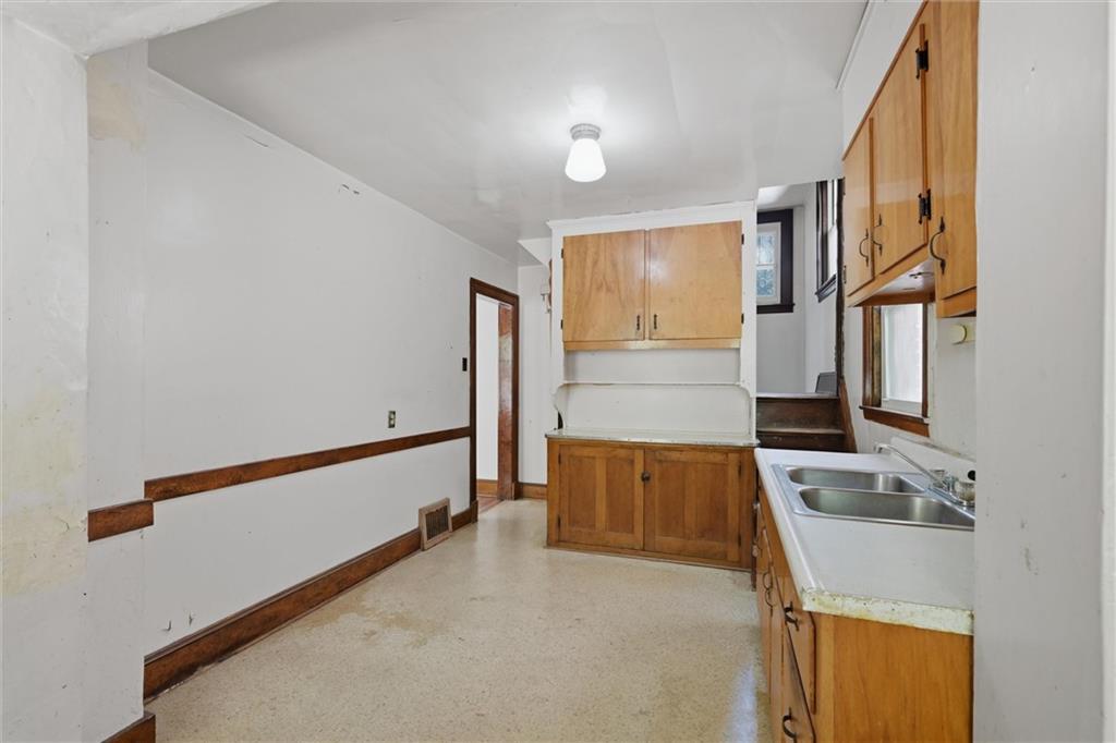 727 High Street Freeport, PA 16229 - Photo 8 of 50