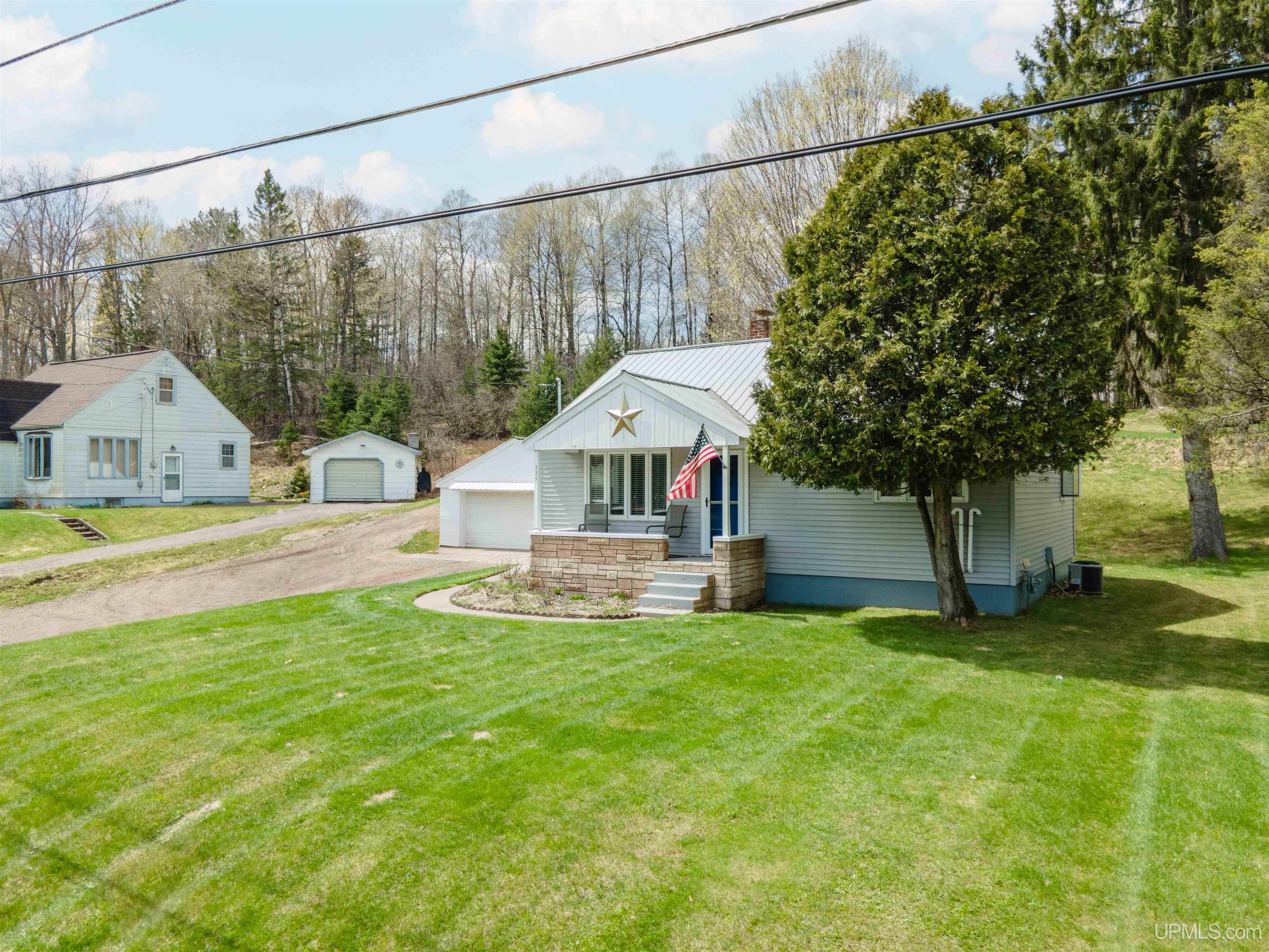 725 West Ice Lake Road Iron River, MI 49935 - Photo 22 of 31