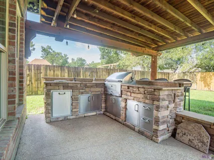 $389,900 | 16435 Majestic Oak Drive, Prairieville, LA 70769