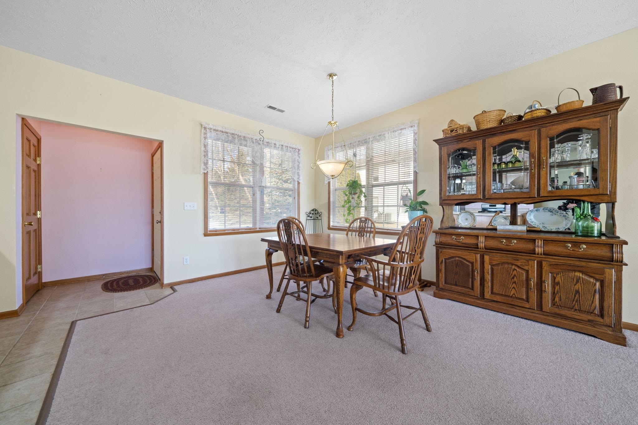 410 Pine White Road, Unit 102B Roscoe, IL 61073 - Photo 4 of 25