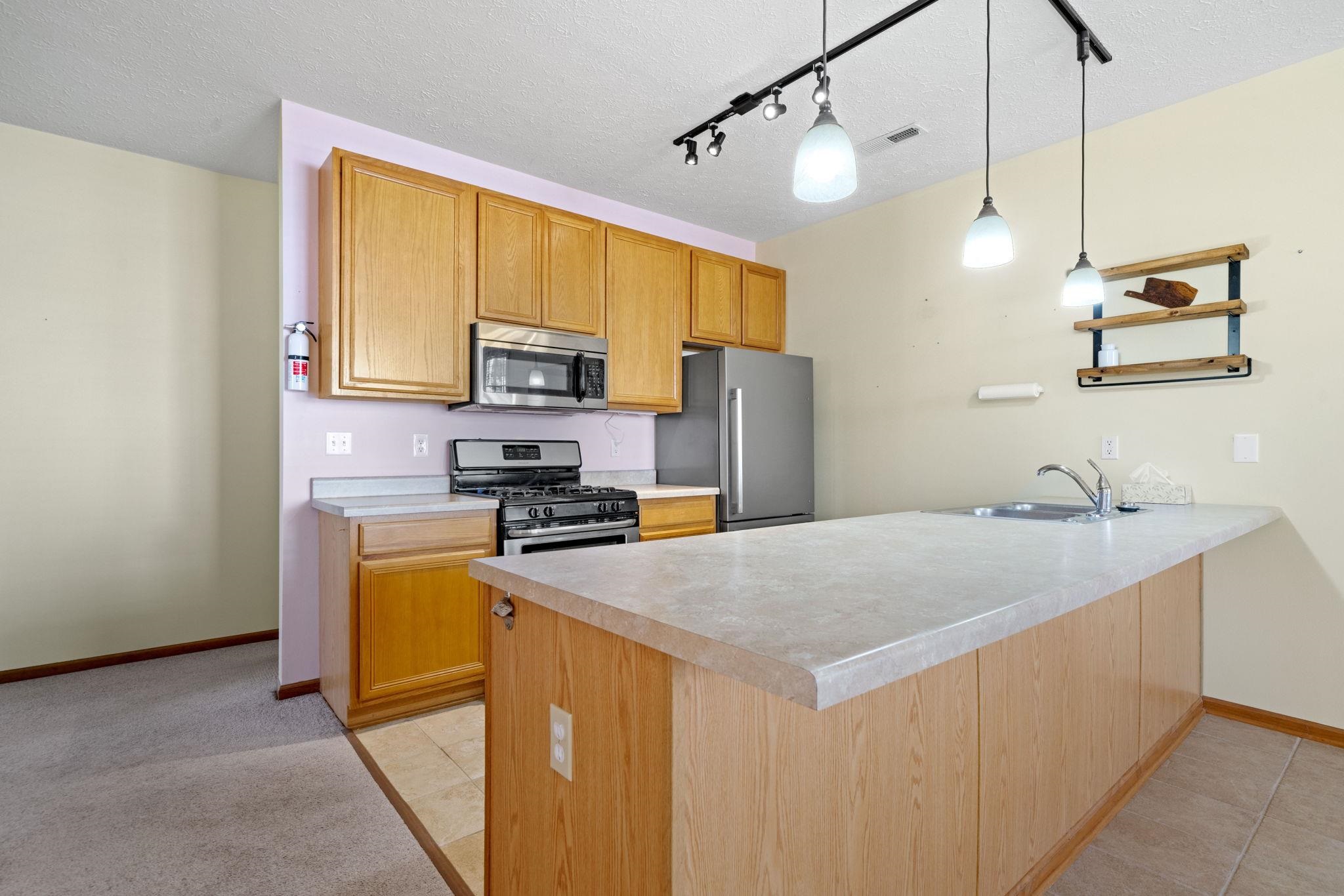 410 Pine White Road, Unit 102B Roscoe, IL 61073 - Photo 10 of 25