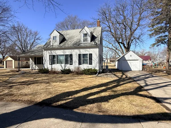 $95,000 | 721 7th Street, Walnut Grove, MN 56180
