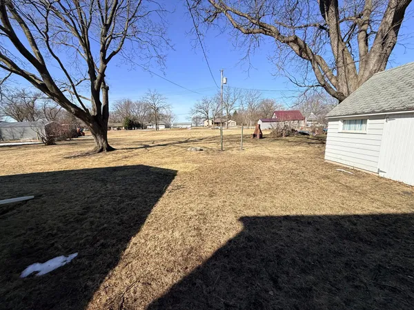 $95,000 | 721 7th Street, Walnut Grove, MN 56180