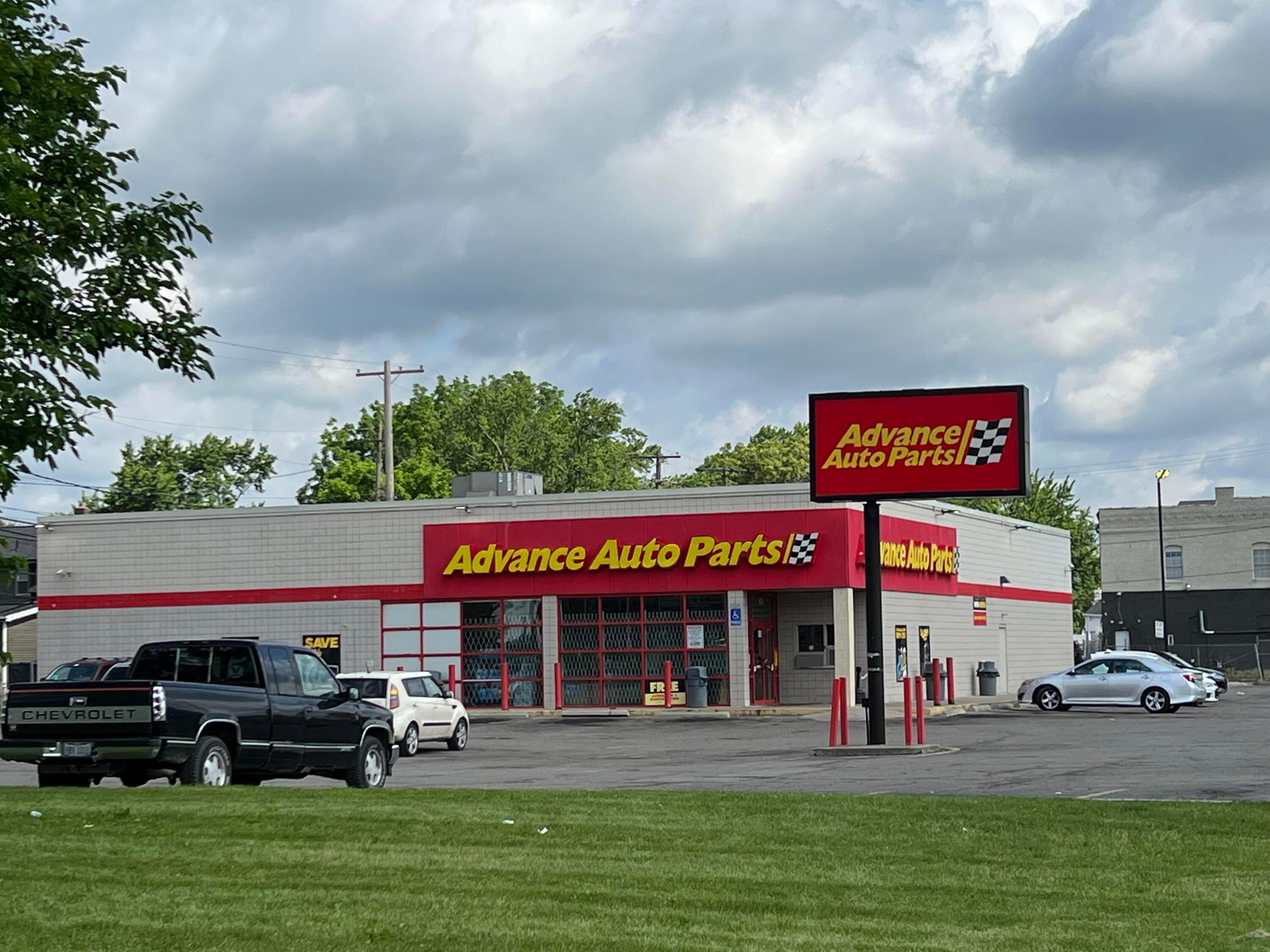 1661-1663 East Weber Road Columbus, OH 43211 - Photo 16 of 18 Linden - Advanced Auto Parts