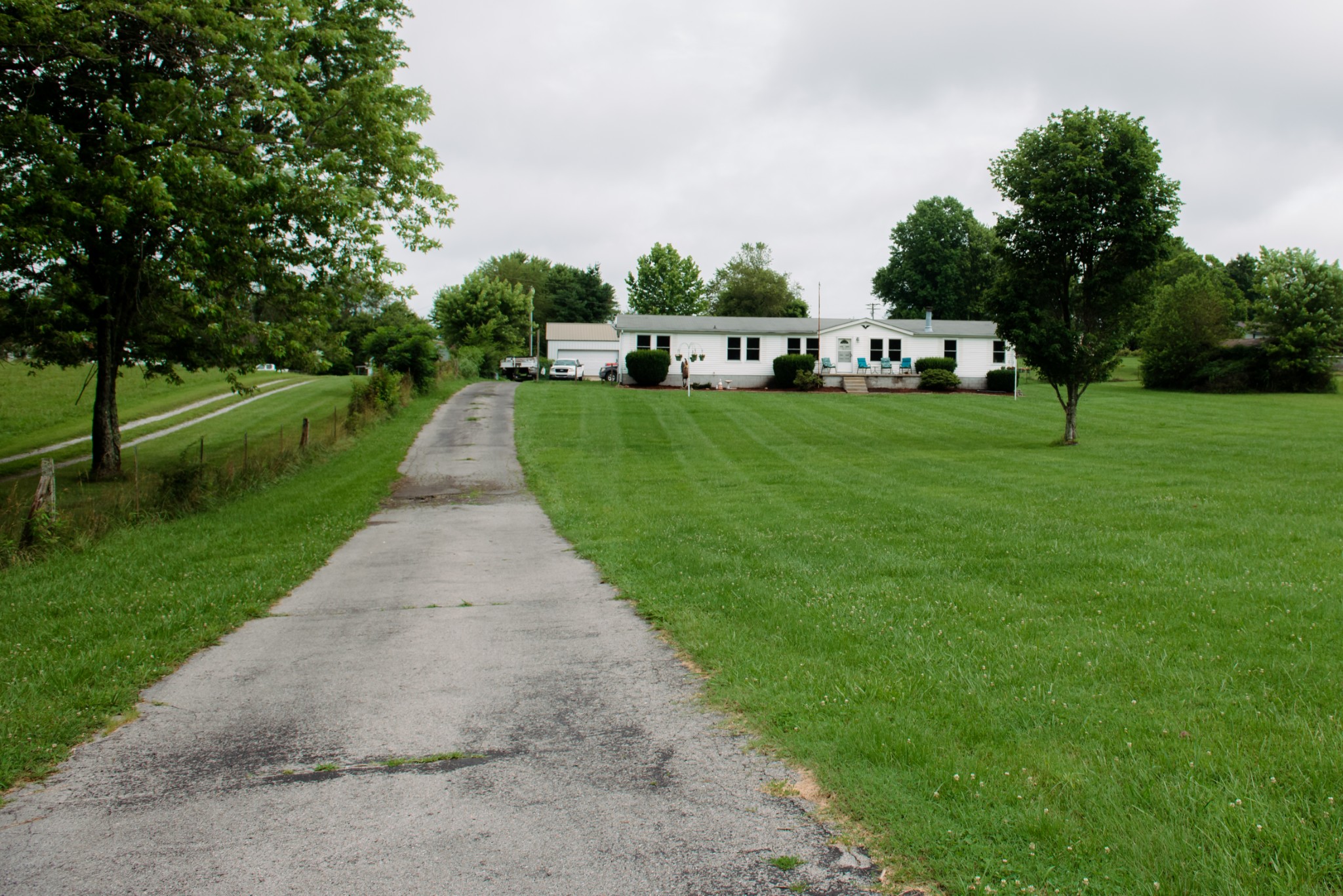 417 Buttermilk Hollow Road Bethpage, TN 37022 - Photo 2 of 32