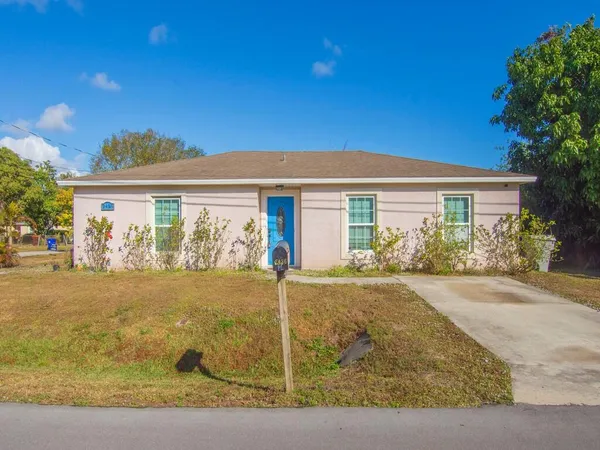 $229,000 | 2436 42nd Place, Vero Beach, FL 32967