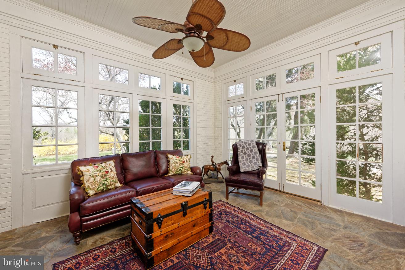 2082 Winchester Road Delaplane, VA 20144 - Photo 12 of 63 Gallery Image 12