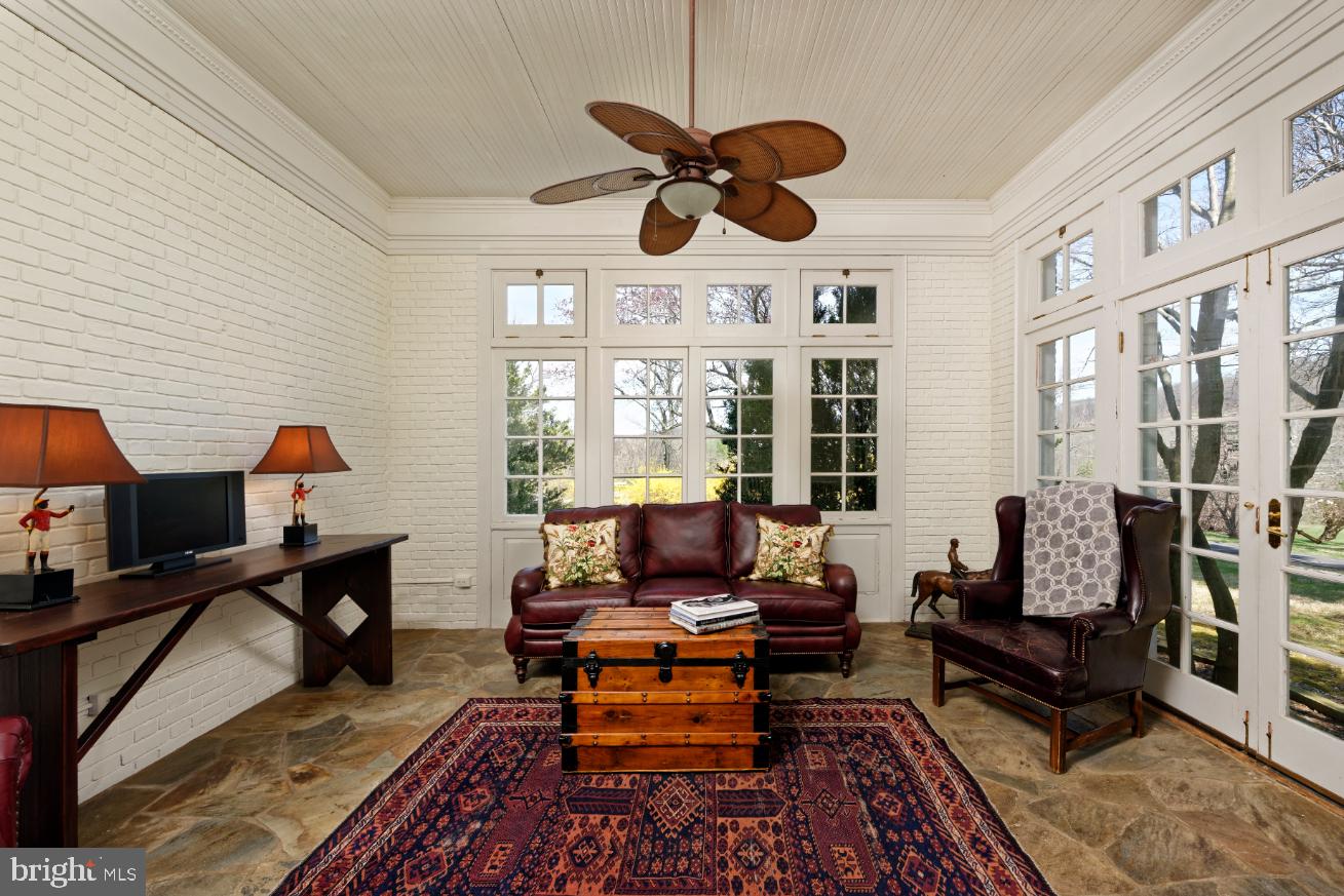 2082 Winchester Road Delaplane, VA 20144 - Photo 13 of 63 Gallery Image 13