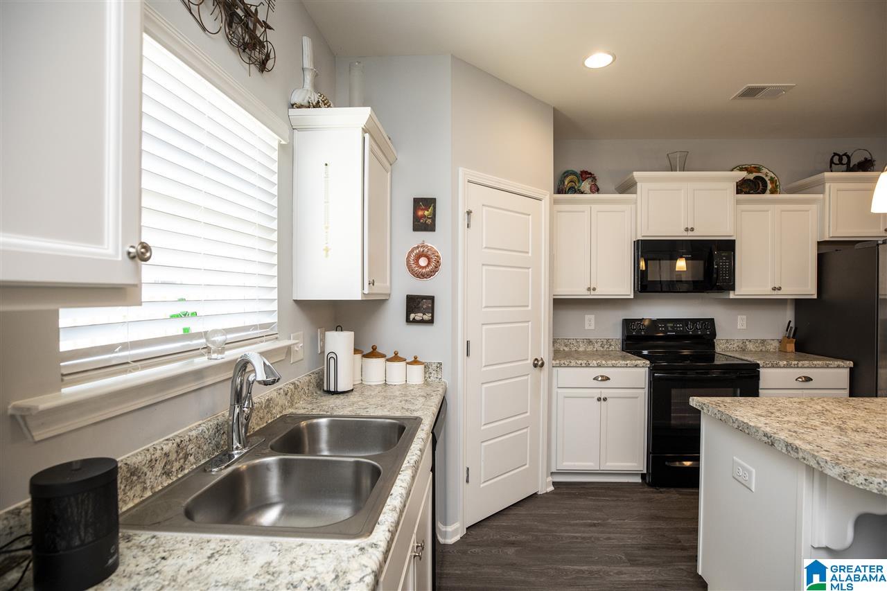 508 Shelby Farms Way Alabaster, AL 35007 - Photo 10 of 38