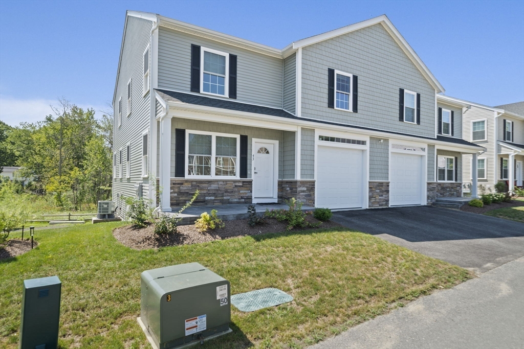 43 Toscano Way, Unit 43 Randolph, MA 02368 - Photo 4 of 36
