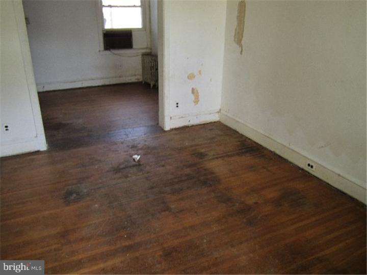 537 Timberlake Road Upper Darby, PA 19082 - Photo 2 of 12