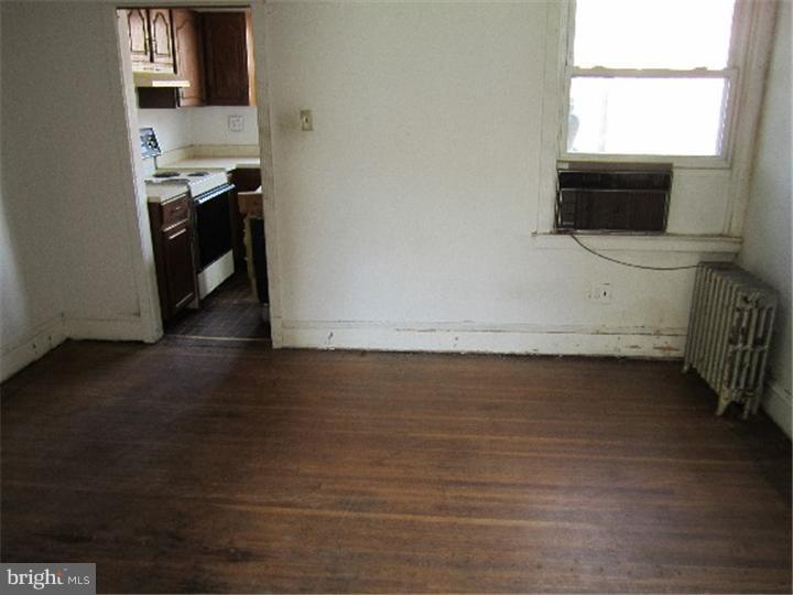 537 Timberlake Road Upper Darby, PA 19082 - Photo 3 of 12