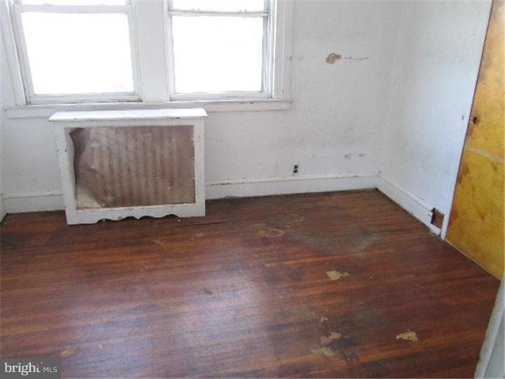 537 Timberlake Road Upper Darby, PA 19082 - Photo 7 of 12