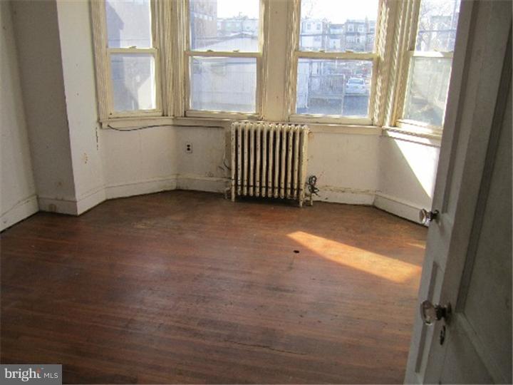 537 Timberlake Road Upper Darby, PA 19082 - Photo 8 of 12