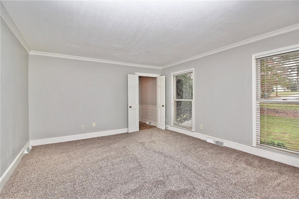 1125 Mineral Springs Road Charlotte, NC 28262 - Photo 9 of 36