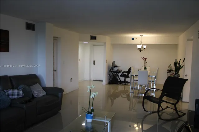 $264,900 | 900 Northeast 195th Street, Unit 317, Miami, FL 33179
