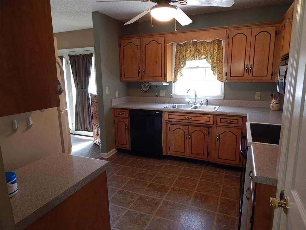 114 Crystal Falls Road West Union, SC 29696 - Photo 4 of 14 Gallery Image 4