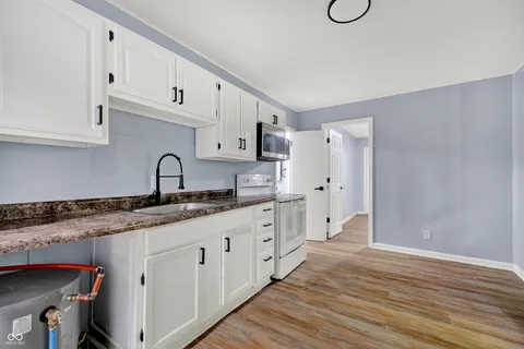$225,000 | 423 North Holmes Avenue, Indianapolis, IN 46222