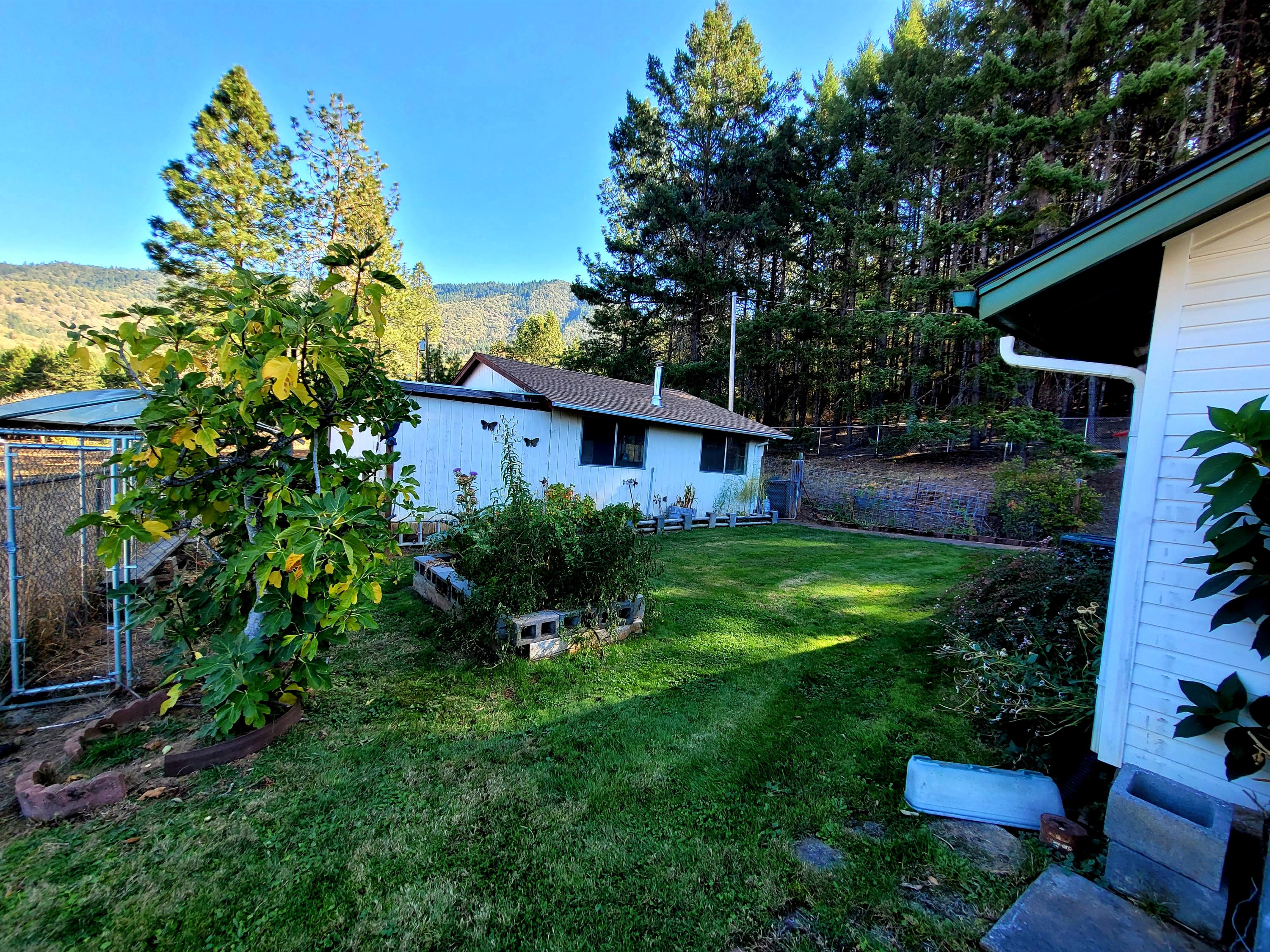 1515 Summit Loop Grants Pass, OR 97527 - Photo 38 of 43 41