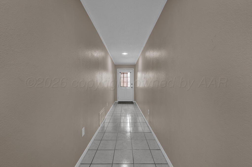 2106 South Cleveland Street Amarillo, TX 79103 - Photo 5 of 26 a view of entryway