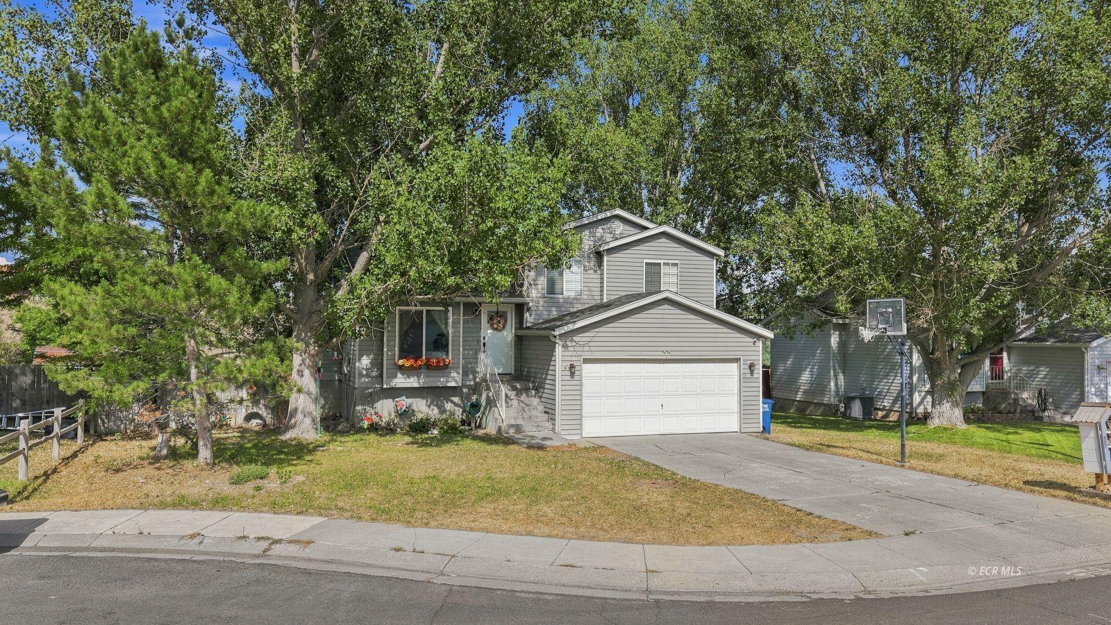 2424 Rodeo Court Elko, NV 89801 - Photo 3 of 33 Gallery Image 3