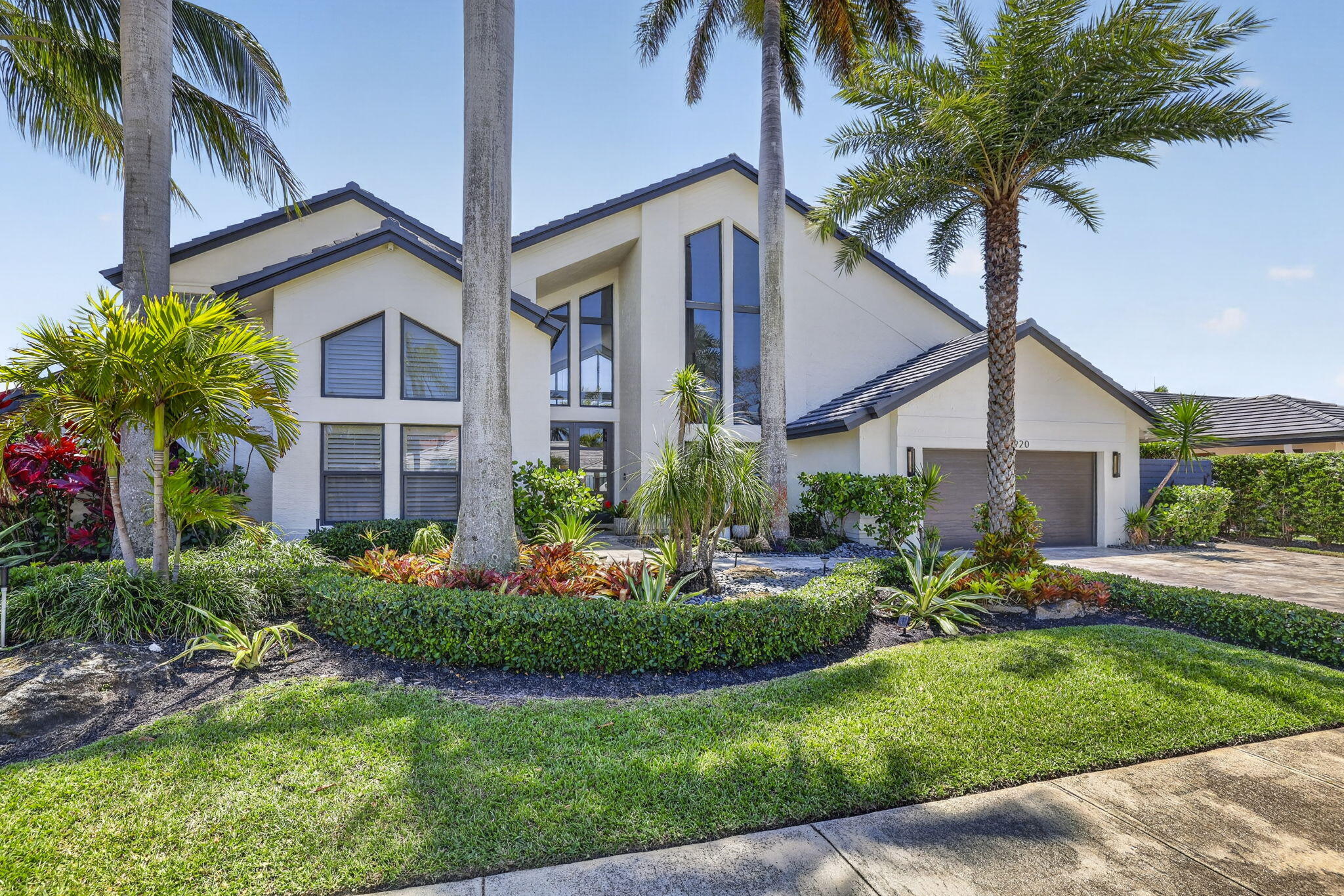 2920 Northeast 47th Street Lighthouse Point, FL 33064 - Photo 2 of 76 2-web-or-mls-8I8A1437