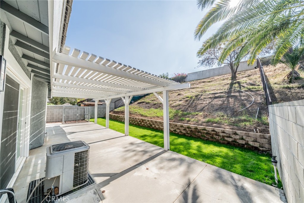 14721 Weeping Willow Lane Fontana, CA 92337 - Photo 18 of 25 a view of a backyard