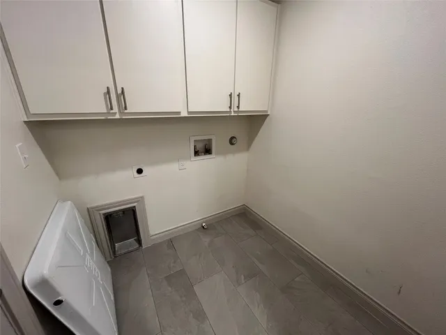 $2,100 | 2105 Tiger Trail, Unit 502, Round Rock, TX 78664