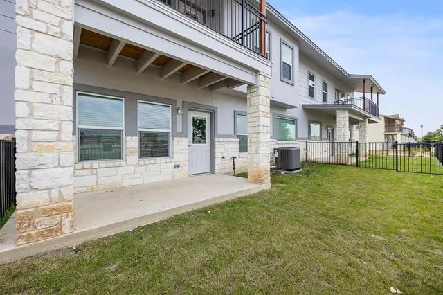 $2,100 | 2105 Tiger Trail, Unit 502, Round Rock, TX 78664