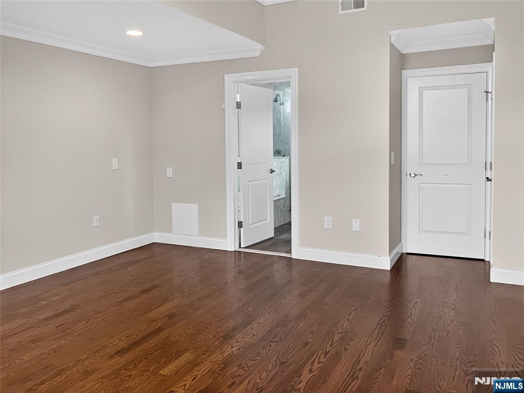 365 Tom Hunter Road Fort Lee, NJ 07024 - Photo 15 of 31 Gallery Image 15