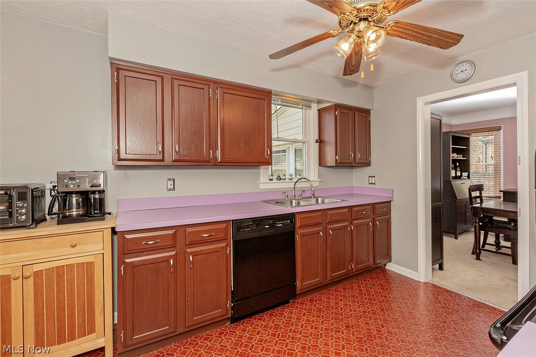 1427 Evanston Road Cleveland, OH 44124 - Photo 19 of 30