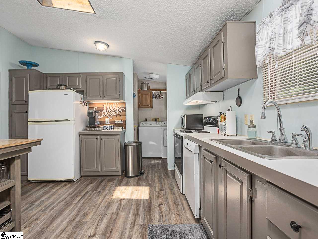 2787 East Phillips Road Greer, SC 29650 - Photo 9 of 24 Gallery Image 9