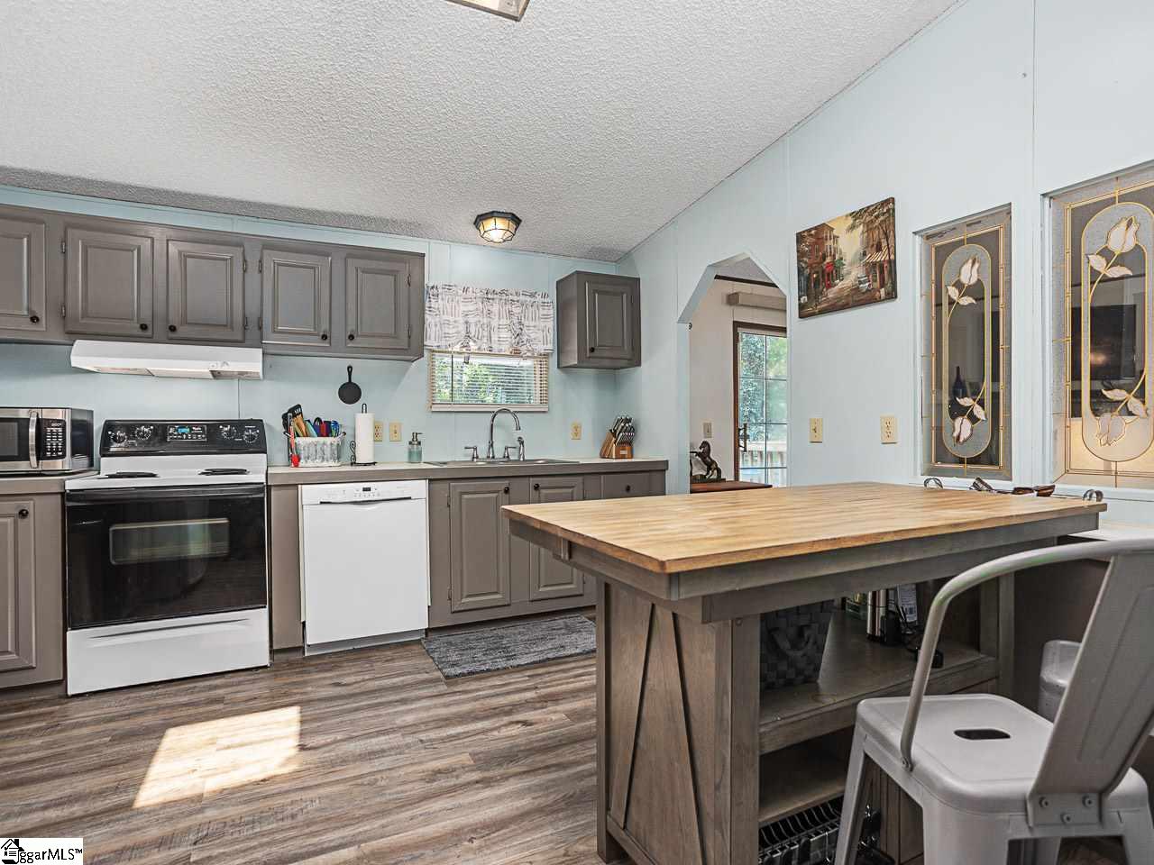 2787 East Phillips Road Greer, SC 29650 - Photo 10 of 24 Gallery Image 10