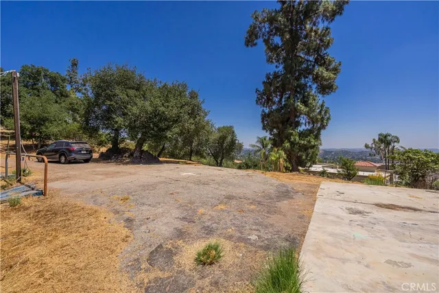 a view of a city street view