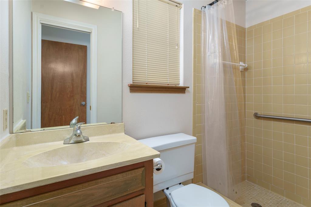 1008 Rocky Canyon Road Arlington, TX 76012 - Photo 20 of 37