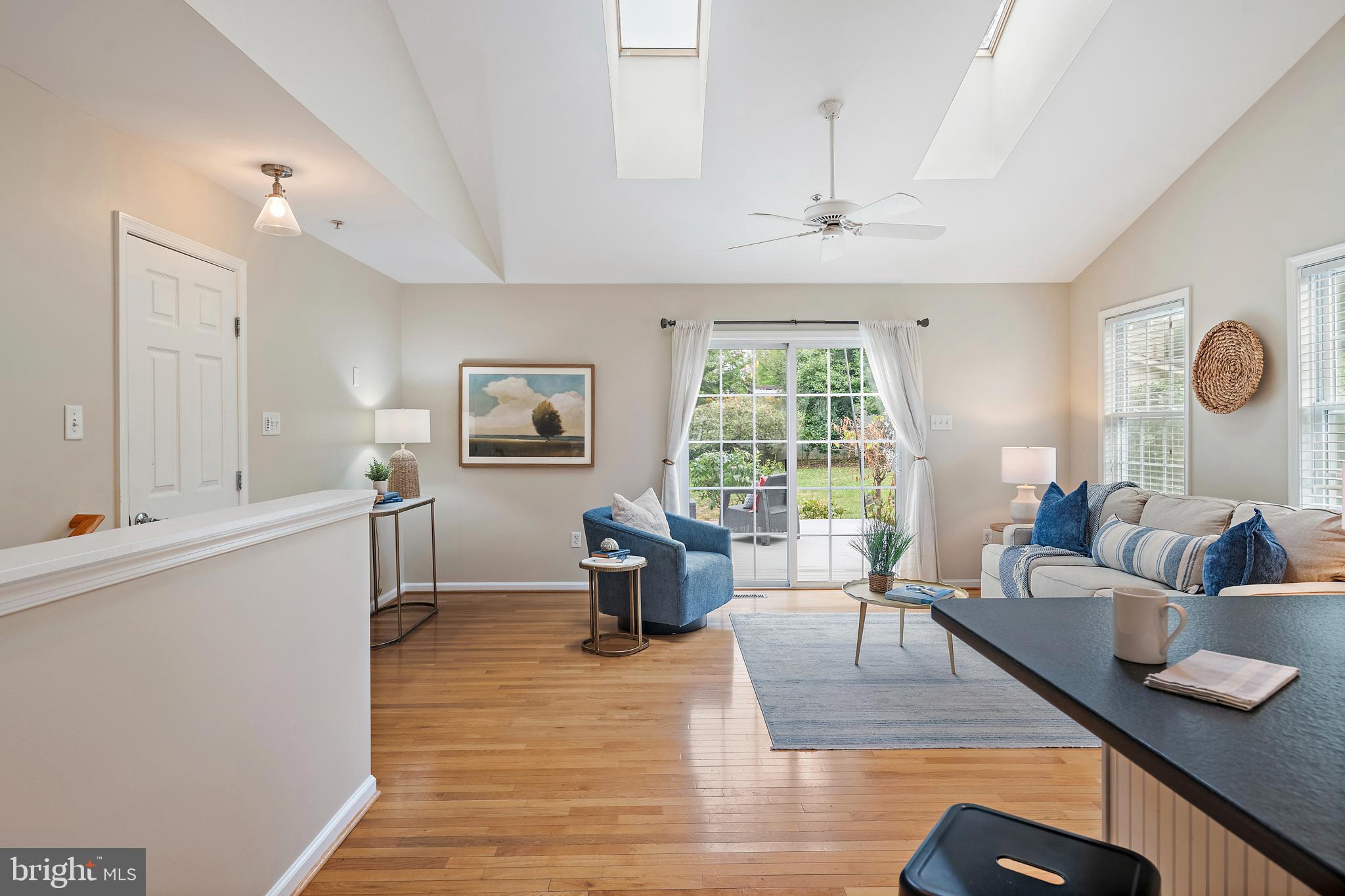 129 Gibson Road Annapolis, MD 21401 - Photo 19 of 50 a living room with furniture and a large window