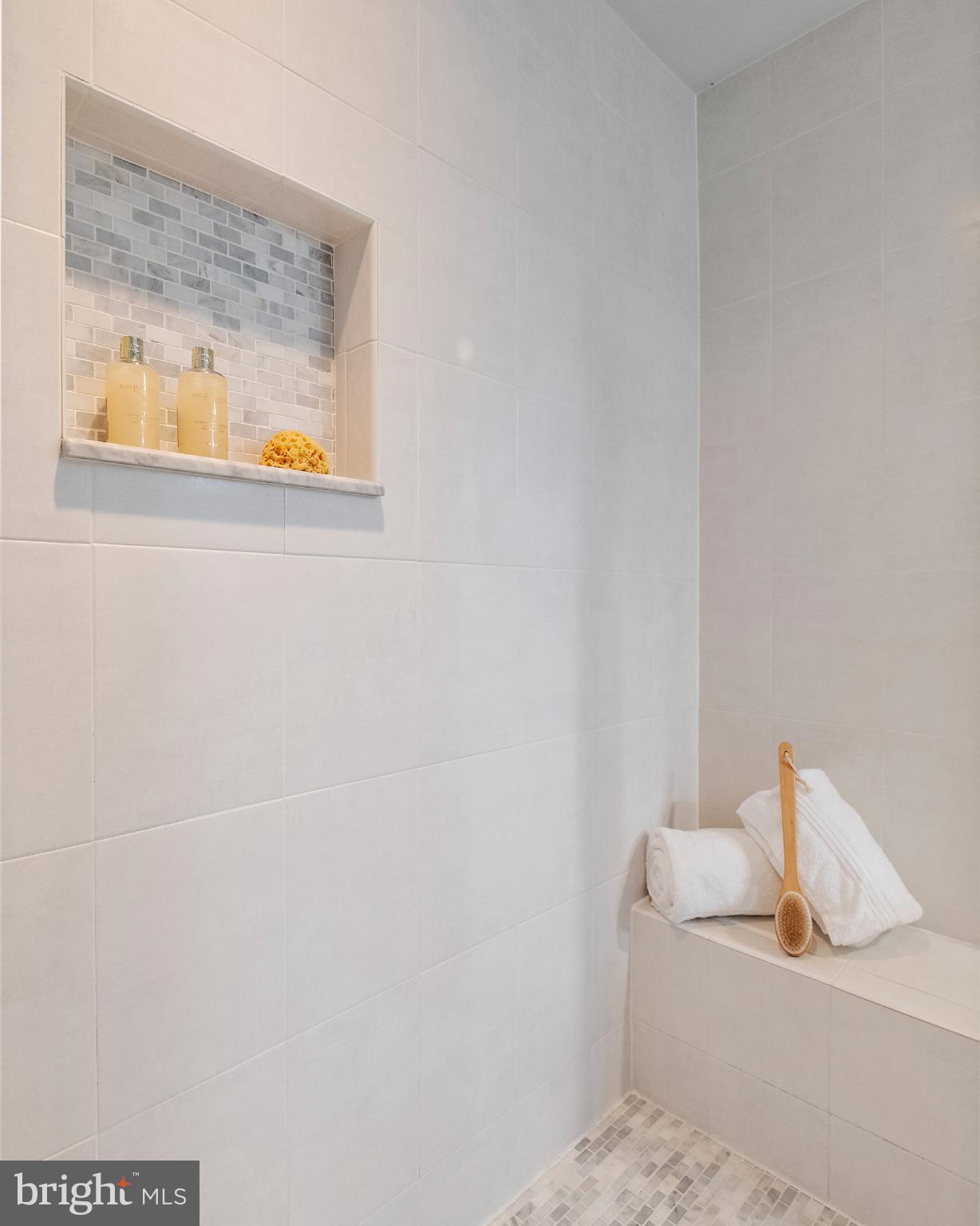 129 Gibson Road Annapolis, MD 21401 - Photo 27 of 50 a bathroom with a bathtub