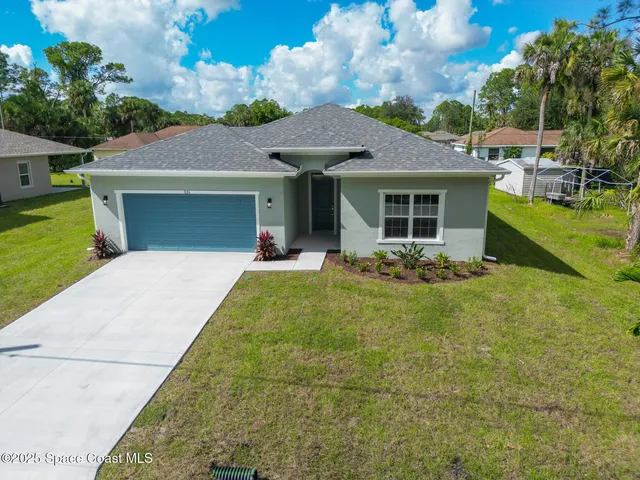 $339,000 | 826 Hartsdale Avenue Southwest, Palm Bay, FL 32908