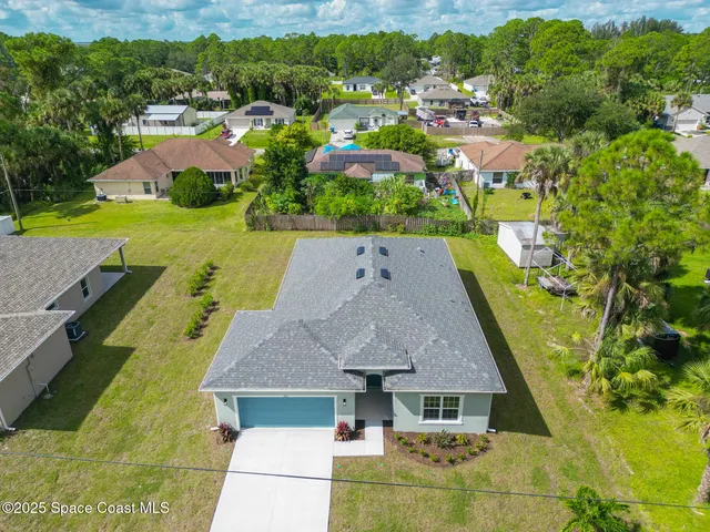 $339,000 | 826 Hartsdale Avenue Southwest, Palm Bay, FL 32908