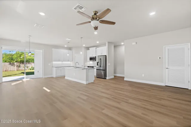 $339,000 | 826 Hartsdale Avenue Southwest, Palm Bay, FL 32908