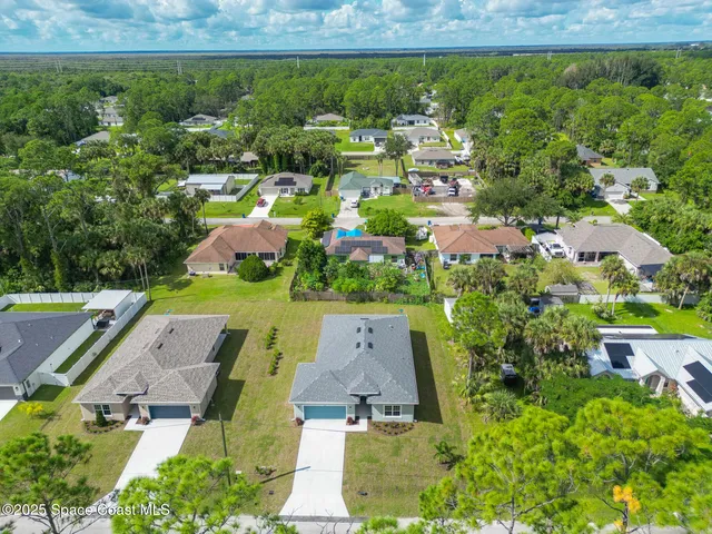 $339,000 | 826 Hartsdale Avenue Southwest, Palm Bay, FL 32908