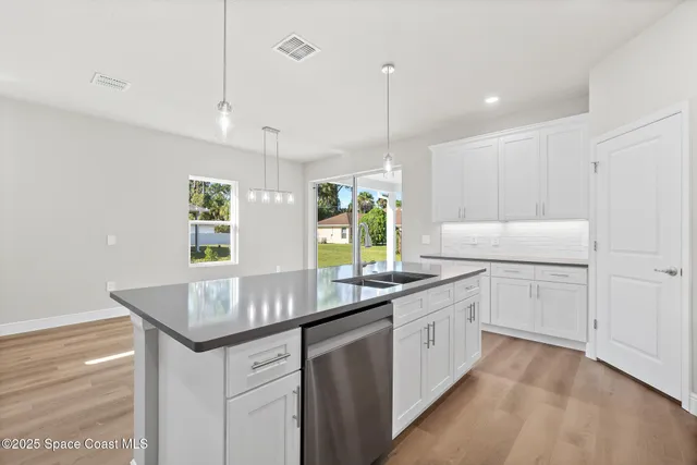 $339,000 | 826 Hartsdale Avenue Southwest, Palm Bay, FL 32908