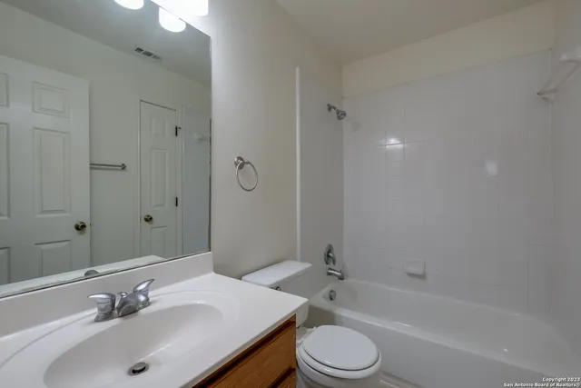 $1,950 | 13526 Riverbank Pass, Helotes, TX 78023