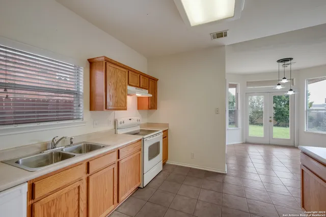 $1,950 | 13526 Riverbank Pass, Helotes, TX 78023