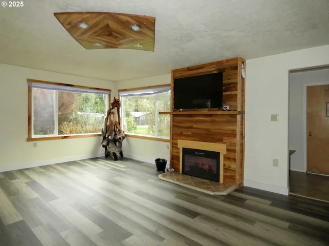 $1,100,000 | 47615 Oregon Coast Highway, Bandon, OR 97411