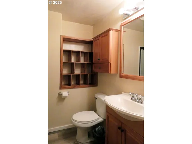 $1,100,000 | 47615 Oregon Coast Highway, Bandon, OR 97411